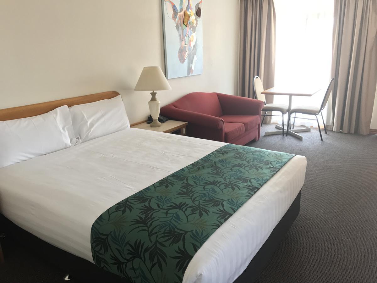 Cascades Motor Inn Dubbo Extérieur photo